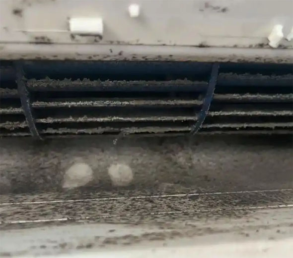 湖州市空调吹的风有股烧焦味是怎么回事